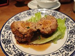 鸭蛋黄狮子头-春水锅贴·传统鲁菜(大明湖店)