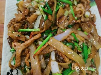 今天点了一份泸州米块感觉很一般，推荐燃面……
