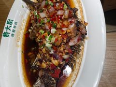香酥大鲫鱼-费大厨辣椒炒肉(万家丽一店)