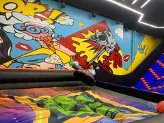 -爱蹦iBOON蹦床运动馆(江汉店)