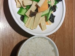 -吕氏疙瘩汤·新鲁菜(新贵和店)