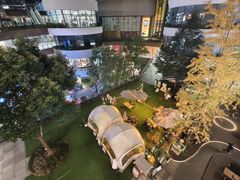 -瑞虹新天地月亮湾