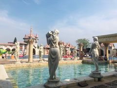 -泉城欧乐堡戏水湾艺术养生温泉