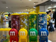 -m豆巧克力世界(上海世茂广场店)