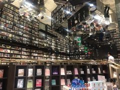 -钟书阁(群光广场店)