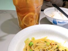 -费大厨辣椒炒肉(高铁吾悦广场店)