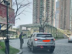 -兴业太古汇·停车场