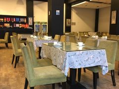 -黄山阿拉酒店(黄山风景区换乘中心店)