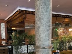 -八府香鸭·啫啫煲(华山路店)