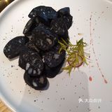 三角牛霖,店员一直帮忙在烤肉,外焦里嫩烤的好香哦
