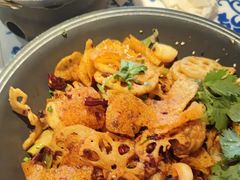 -川流不息·地道川菜·小龙虾(新松江路店)