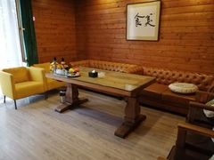 -乌托邦轰趴日租聚会别墅(先生的院子店)