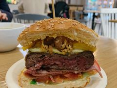 27&nbsp;牛肉汉堡-HELLO 27 意面·沙拉·帕尼尼