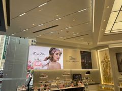 -Dior迪奥(上海世茂广场店)