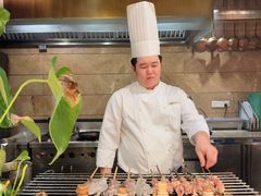 -松山湖凯悦酒店·Café自助餐厅·周末火舞秀表演
