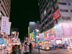 -六合夜市