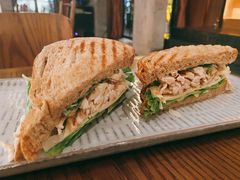 鸡肉和马苏里拉奶酪意大利三明治-IL TEATRO 精品意大利餐厅