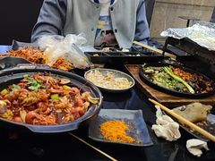 -何师烧烤·香辣蟹·川菜·30年老品牌(太古里旗舰店)