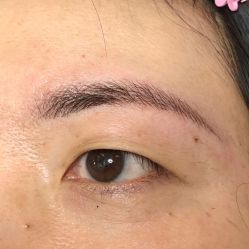 -一个差评成就的纹眉店