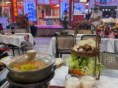 -刘姐啤酒鱼民族演艺餐厅(西街总店)