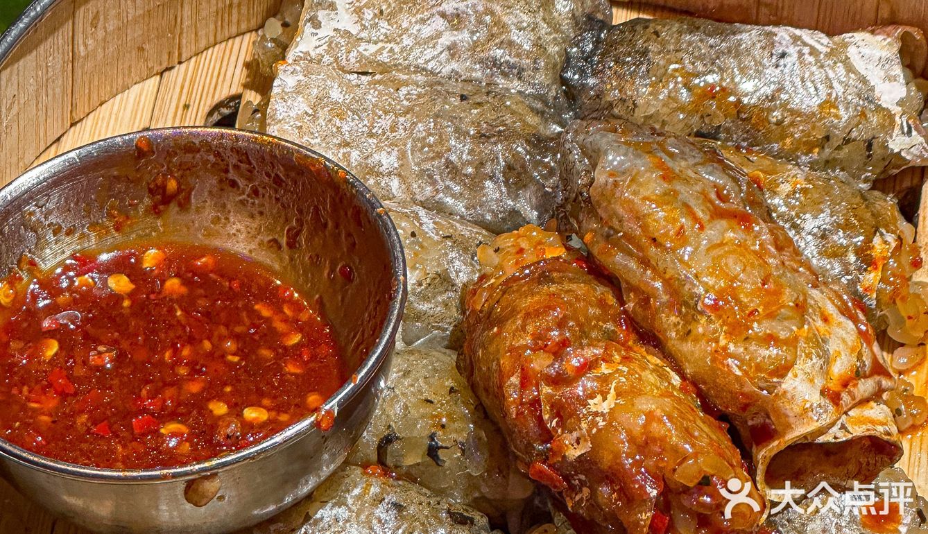 来青岛胖5斤也要吃的韩料店!鱼皮包饭太好吃了!!!