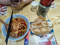 -魔都三兄弟酸辣粉·蘸卤炸串(虹桥万科店)