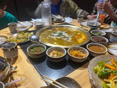 -顶顶汤火牛排火锅·经典铜锅涮肉