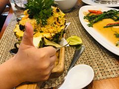 -Chom Cafe and Restaurant