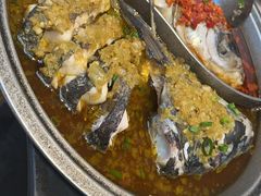 -阿瓦山寨·湘菜现炒·剁椒鱼头王(咸阳总店)