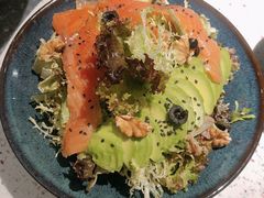烟熏三文鱼杂菌沙拉-BE BRIGHT KITCHEN(正佳广场店)