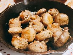 香煎小蘑菇-BROWNSTONE布朗石西班牙餐厅(富城店)