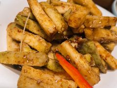 焦溜芝麻茄子-小鱼故事海鲜饺子(立山店)