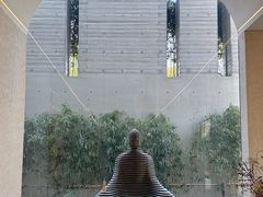 在图书馆里，超有氛围-国庆寺