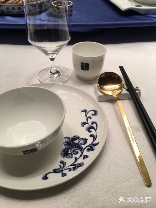 耳朵眼会馆(鼓楼店)餐具摆设图片