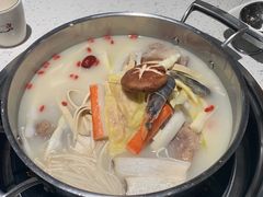 -三人行骨头王火锅(长寿店)