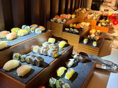 -亚洲国际大酒店·云顶阁旋转自助餐厅