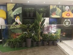 -LINE FRIENDS Garosu-gil Flagship Store