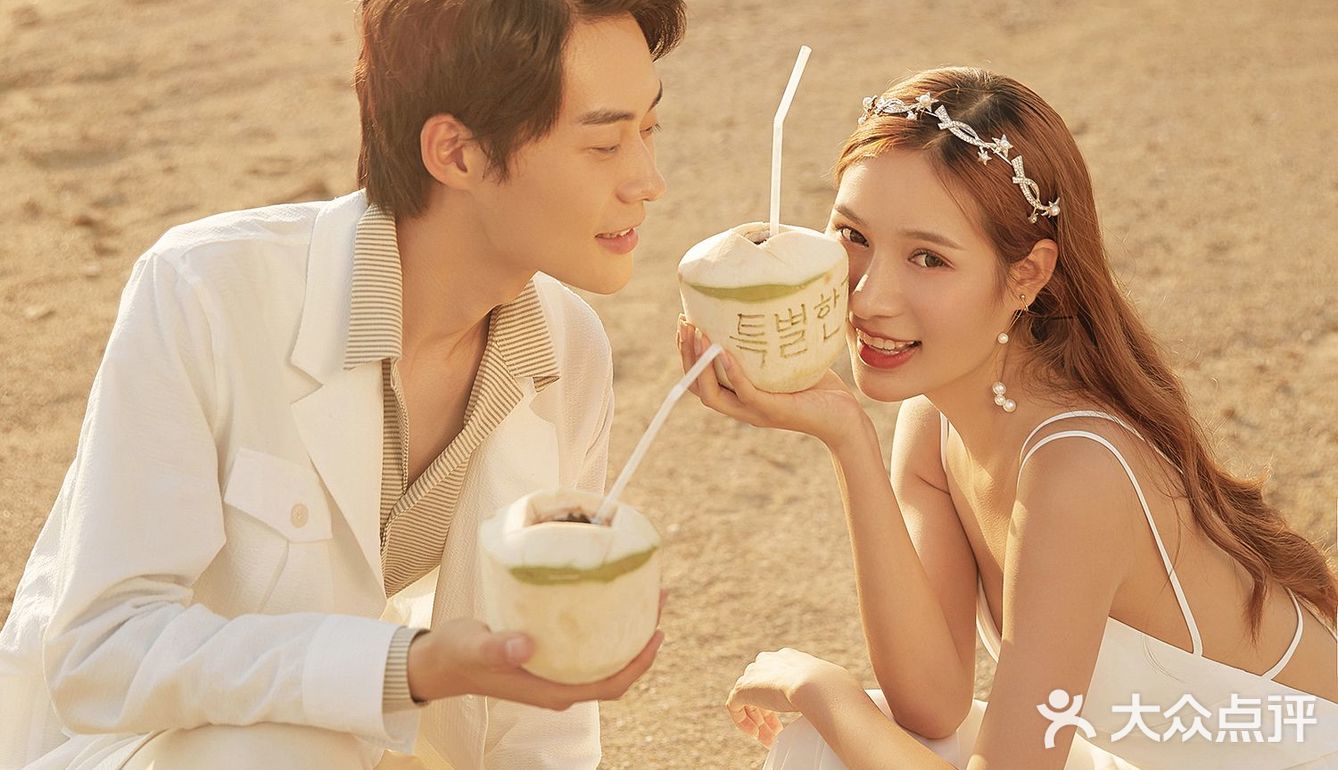 暖色系水景黄昏婚纱照