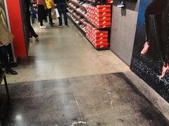 -NIKE上海青浦换季优惠店