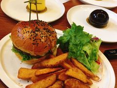 招牌牛肉汉堡-UPPER KITCHEN(延安路店)