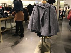 -URBAN REVIVO(高德置地广场·春广场店)