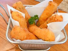 -Chom Cafe and Restaurant