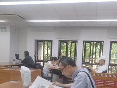 -上海市静安区图书馆(新闸路馆)