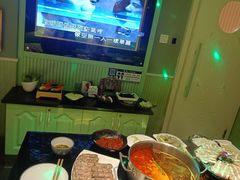 -唯爱KTV聚会餐厅(仙林东城汇店)