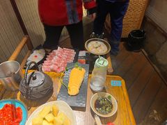 -老牌坊云南鱼豆花火锅(爱建店)