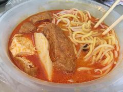 -亚王咖喱鸡米粉面