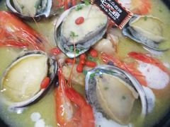 鲍鱼文昌鸡煲-琼大师东方烤乳猪(亚特兰蒂斯店)