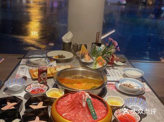 泷山寿喜烧·和牛畅吃 ：李公堤水坊路36号水巷邻里B