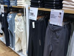 -优衣库(南宁安吉万达广场店)