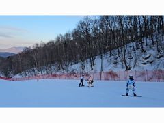 -亚布力新体委滑雪场